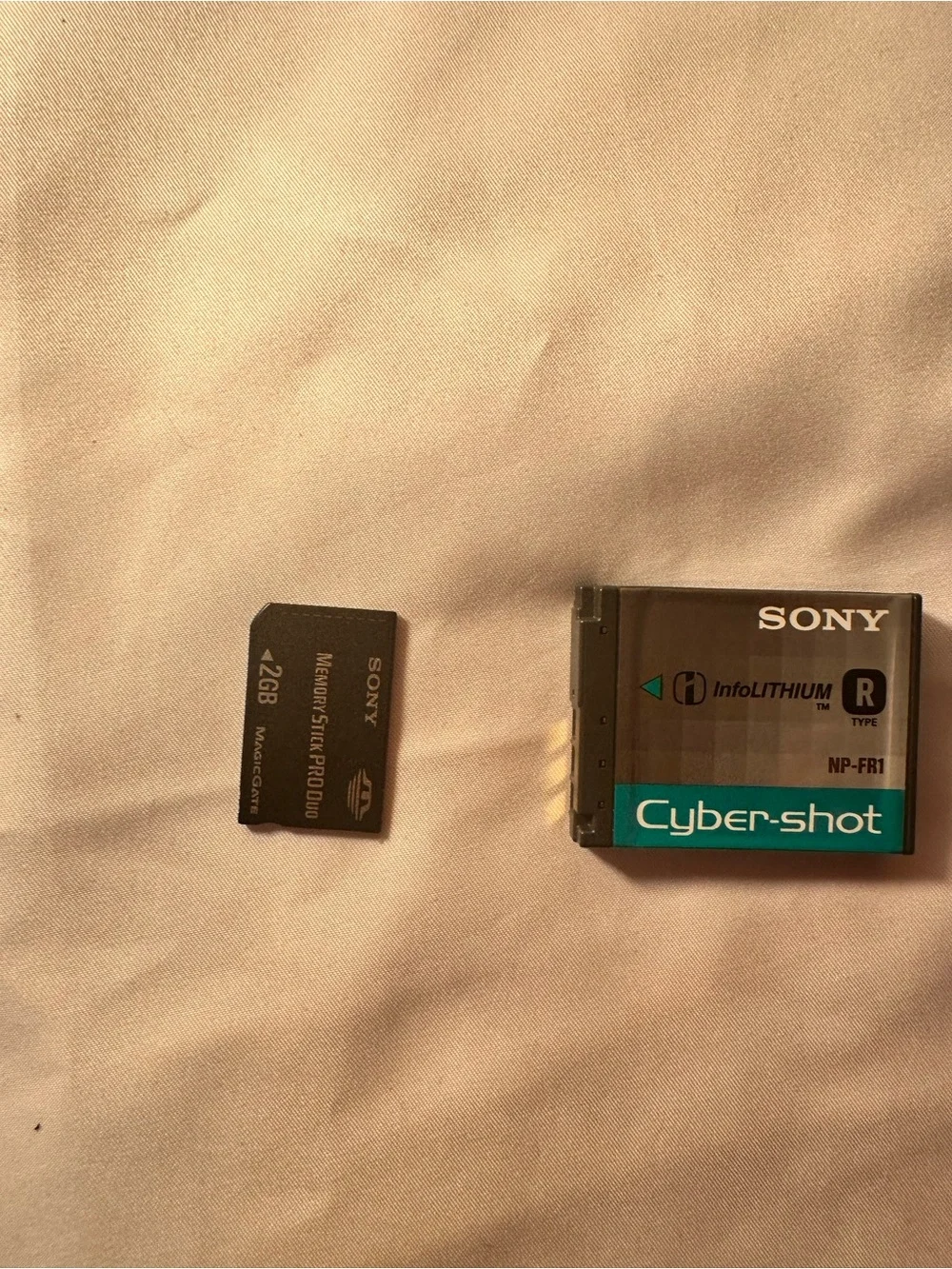 Sony Cyber-shot DSC-T50 Compact Digital Camera - Silver